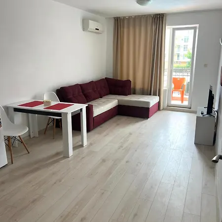 One-bedroom In Avenue Complex Apartmán *